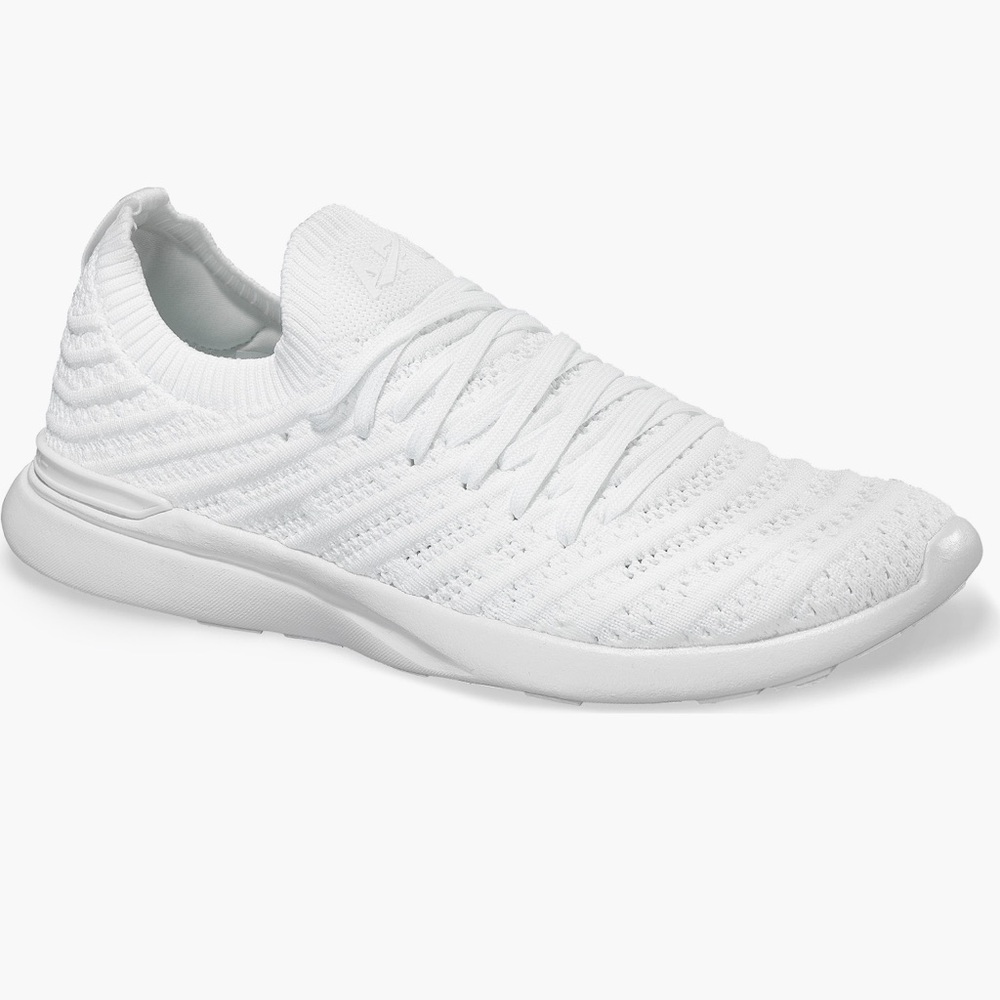 APL women’s techloom wave White Sneakers Sz 7